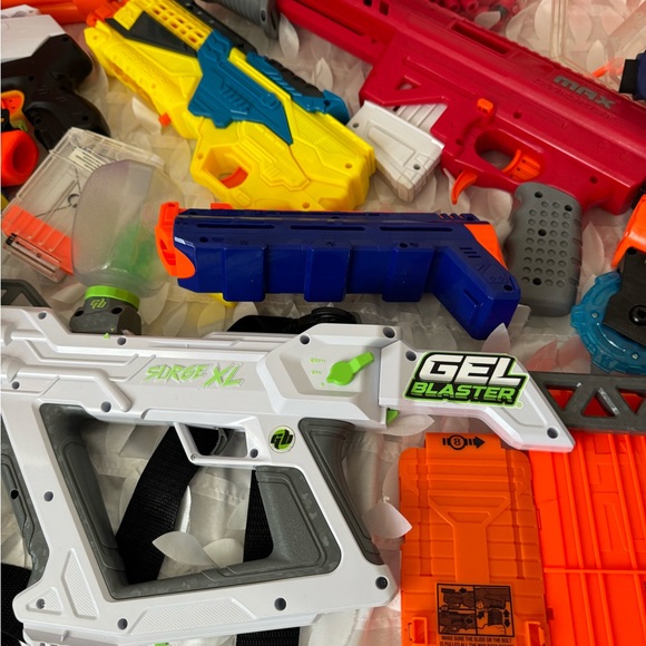 Nerf collection for kids excellent condition more than 23 charges and bullets - Picture 9 of 12